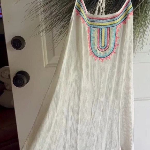 Cream crinkle type Aztec Patterned Halter Style Tank/Top/Spaghetti strap Top - Picture 2 of 12